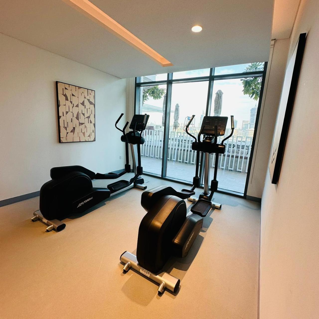 Amakin Beachfront Palm Jumeirah Marina Vista 2