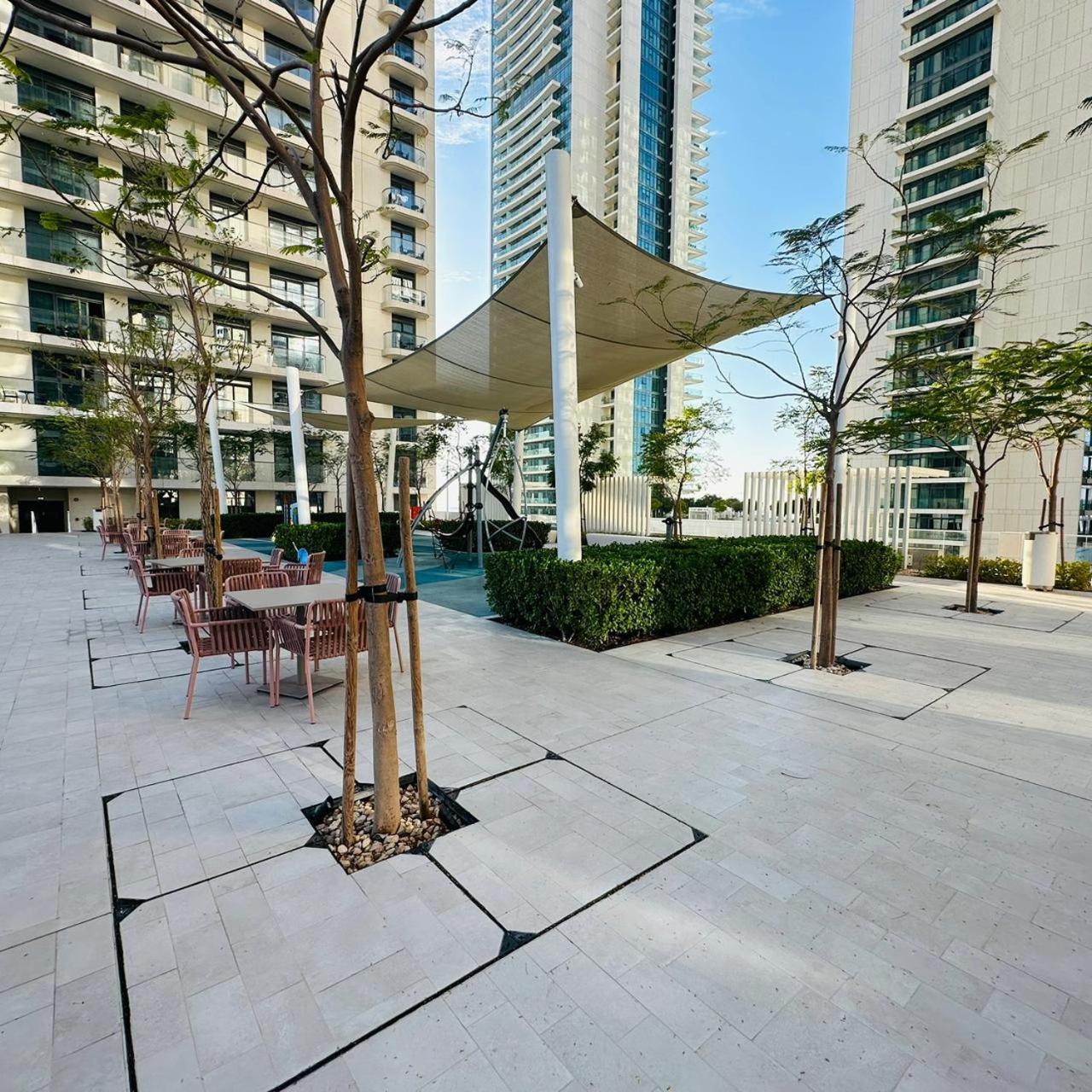 Amakin Beachfront Palm Jumeirah Marina Vista 2 Daire