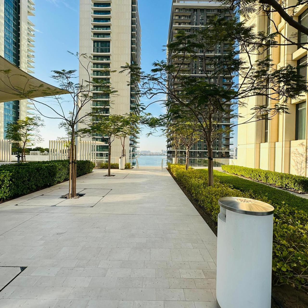 Amakin Beachfront Palm Jumeirah Marina Vista 2 Daire *