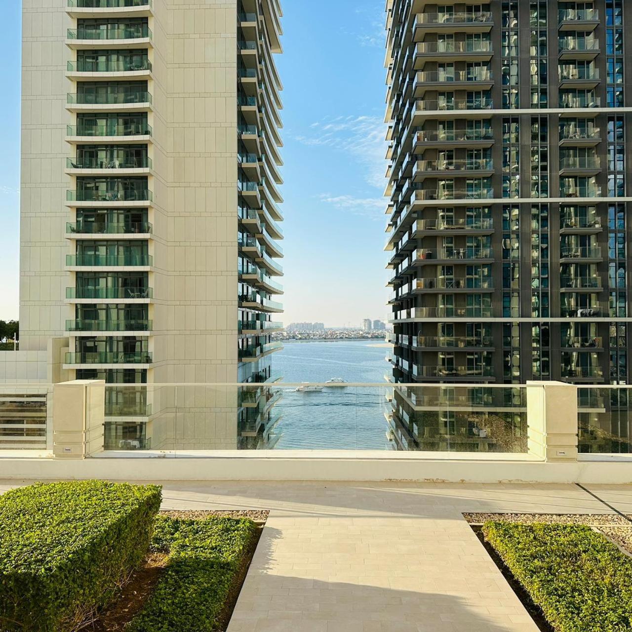 Amakin Beachfront Palm Jumeirah Marina Vista 2 Daire