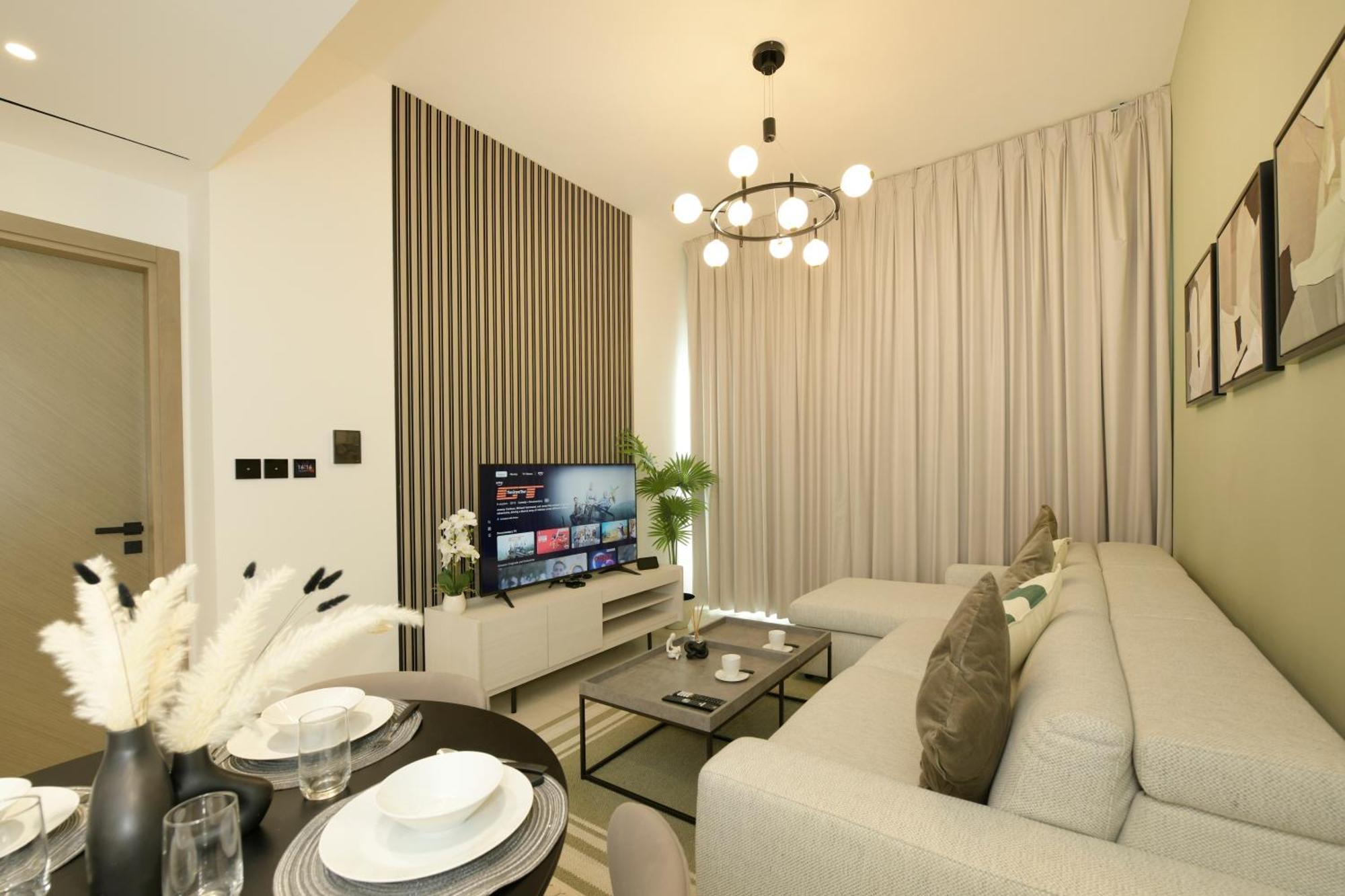 Burj Khalifa Poolview 1br For 4 People Apartment