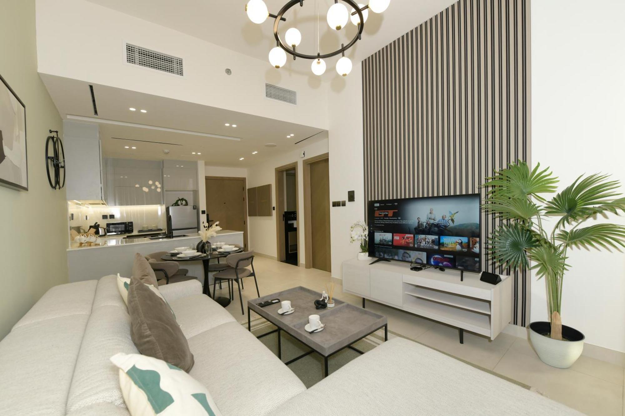 Apartment Burj Khalifa Poolview 1br For 4 People