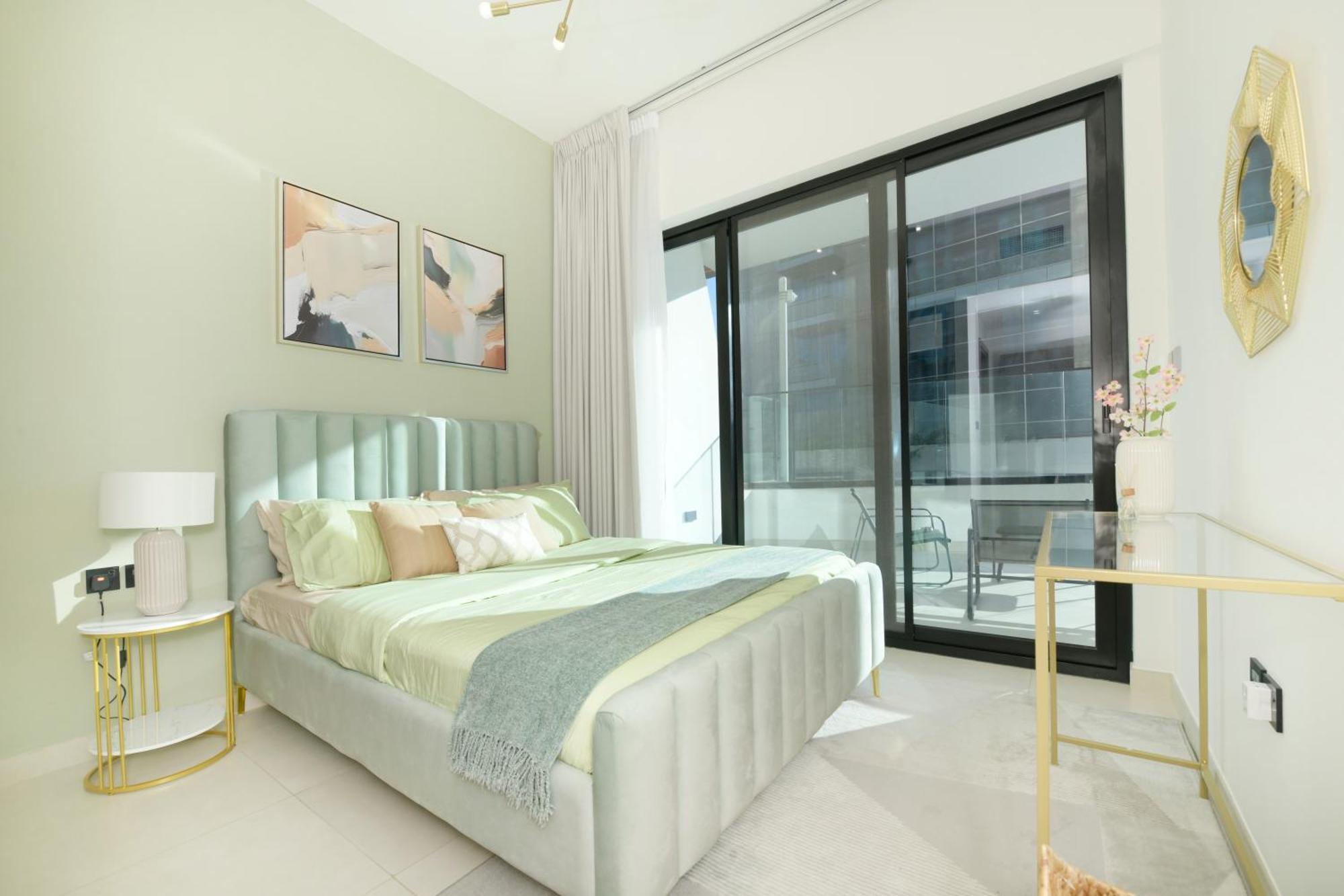 Burj Khalifa Poolview 1br For 4 People * Dubai