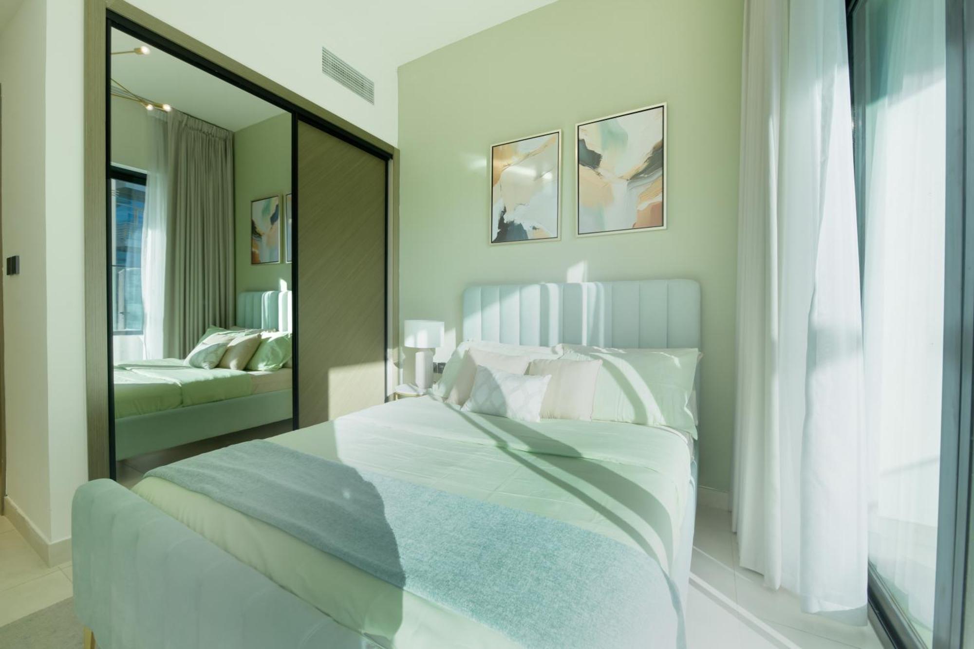 Apartment Burj Khalifa Poolview 1br For 4 People