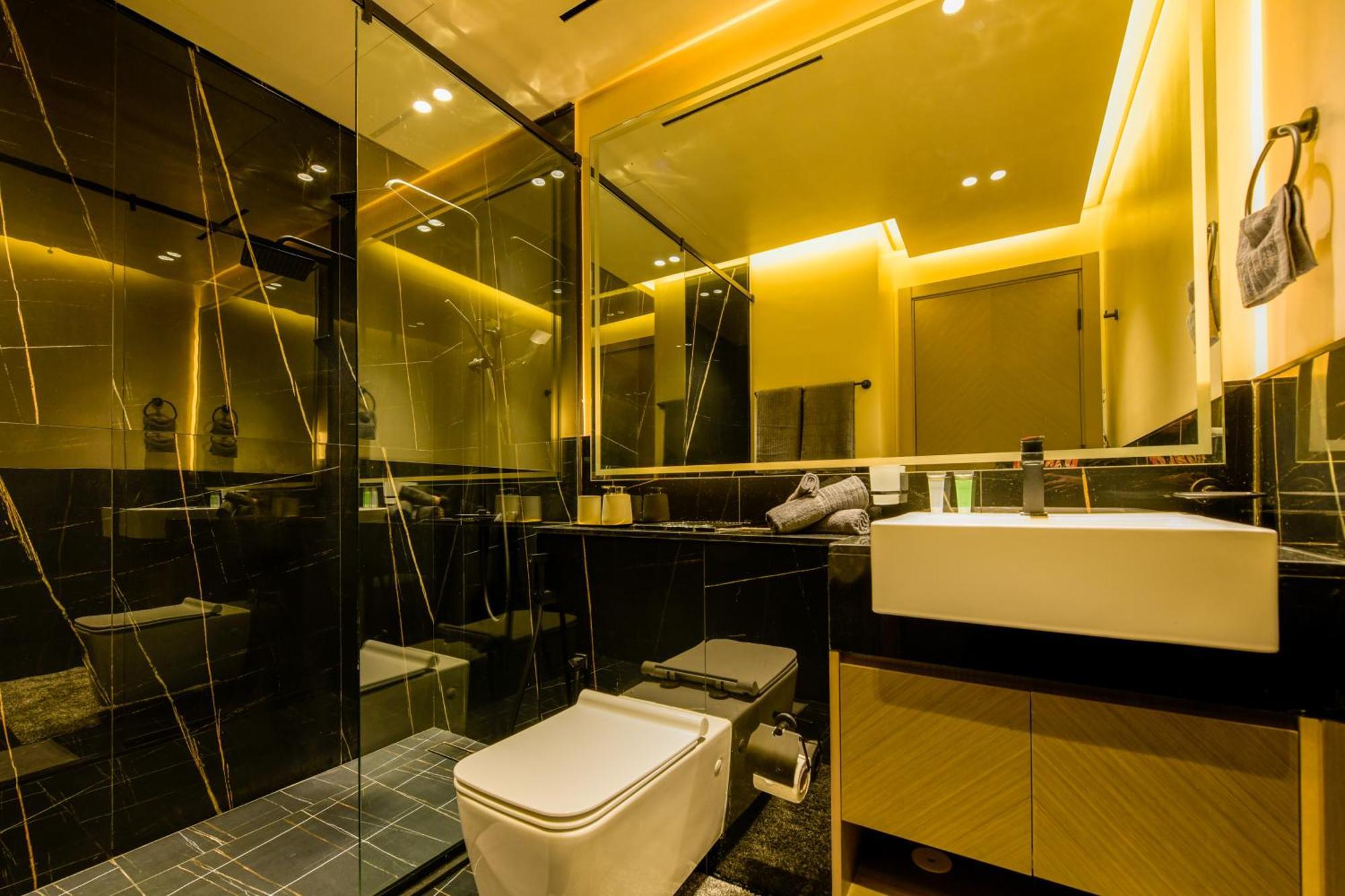 Burj Khalifa Poolview 1br For 4 People Dubai