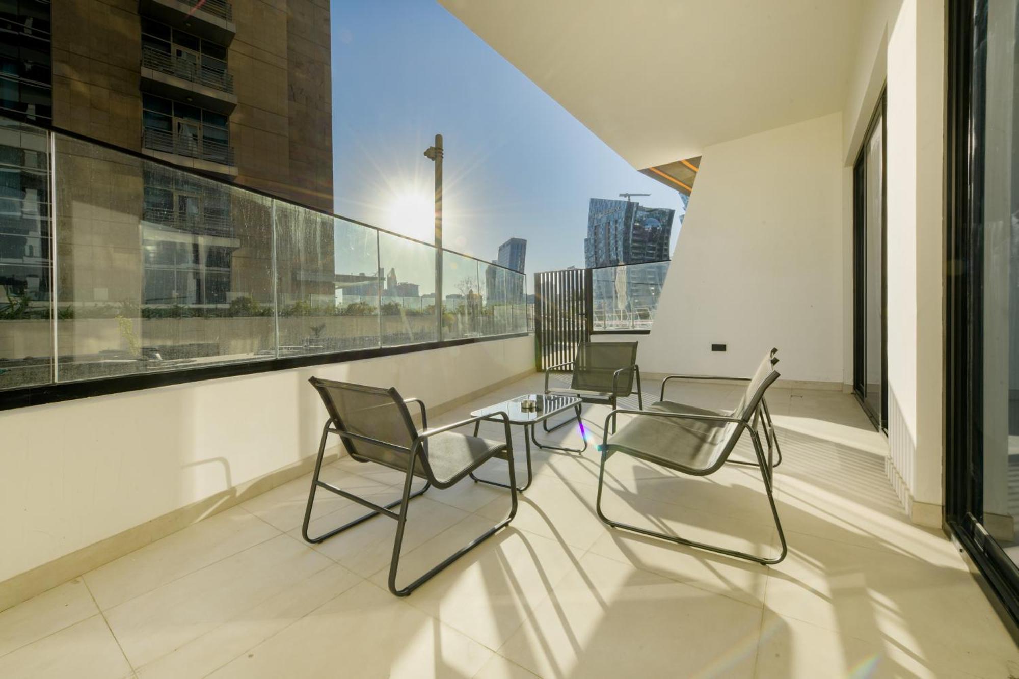 Burj Khalifa Poolview 1br For 4 People *