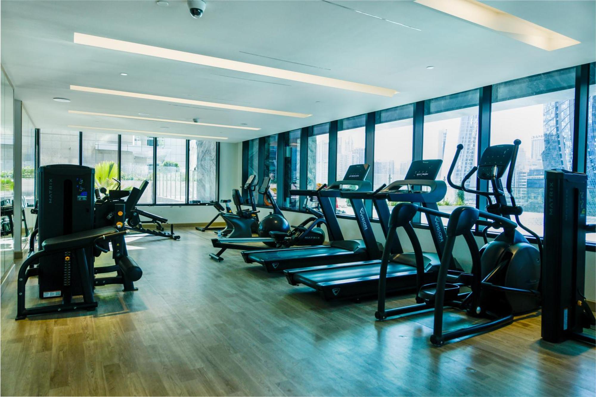 Burj Khalifa Poolview 1br For 4 People Apartment *