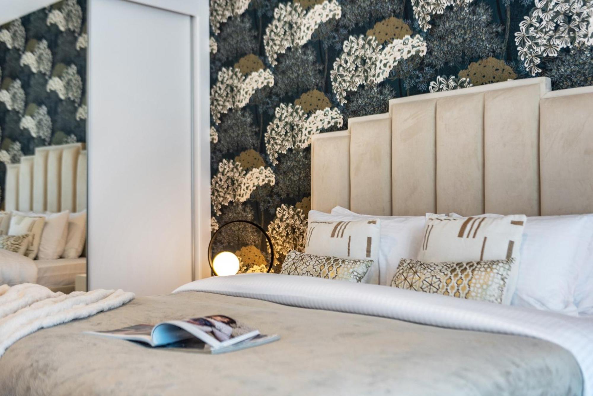 The Smart Concierge - Princess Tower * Dubai
