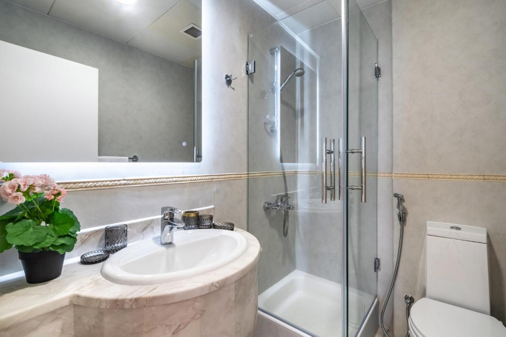 The Smart Concierge - Princess Tower Apartment *