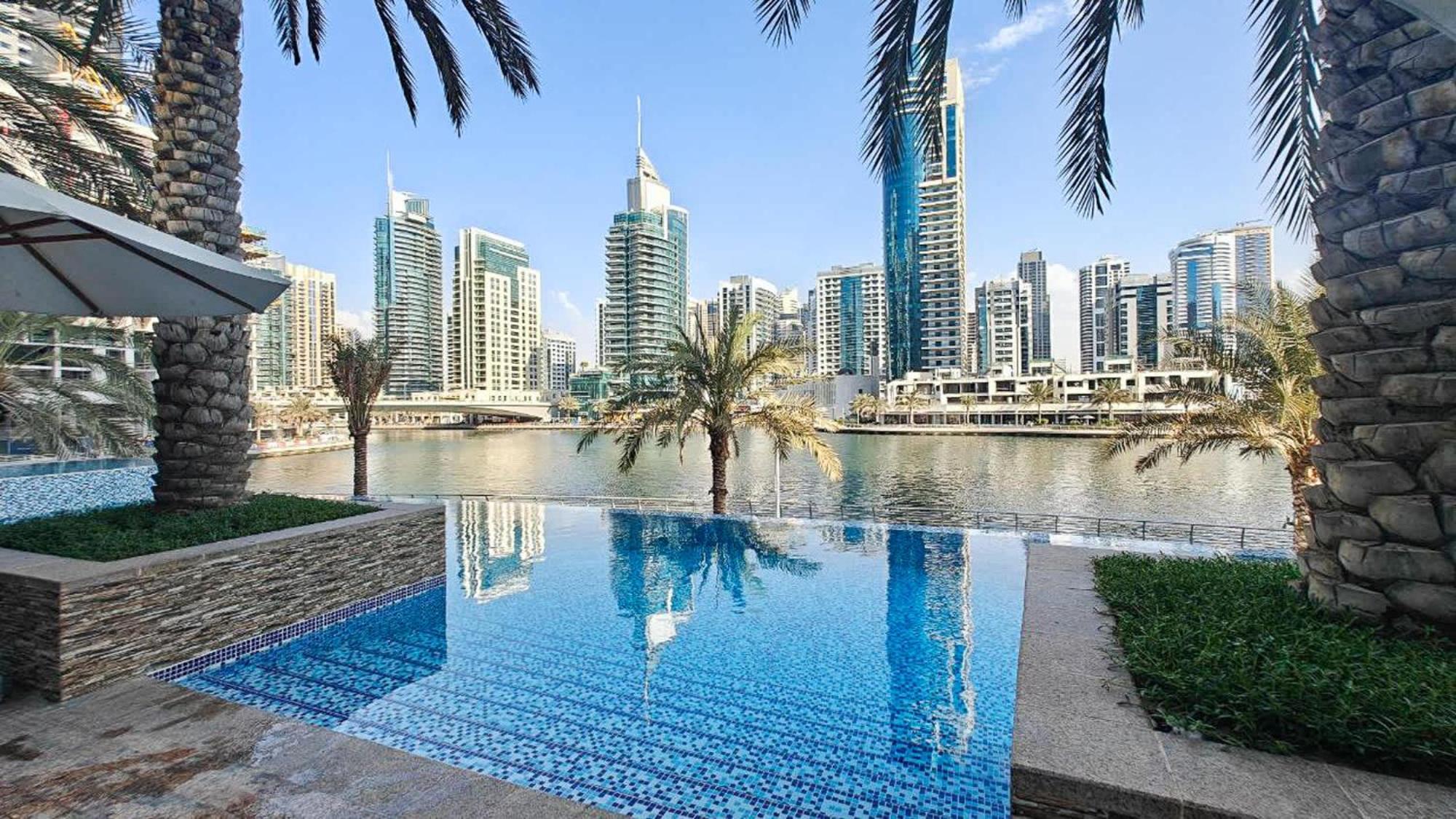 Apartment Stylish 1-bedroom For 4 In Marina *