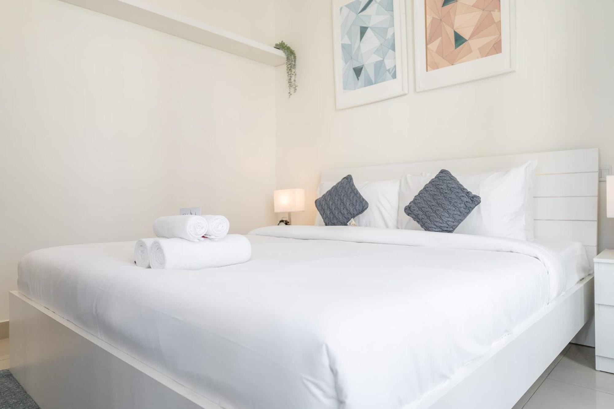Stylish 1-bedroom For 4 In Marina Apartment