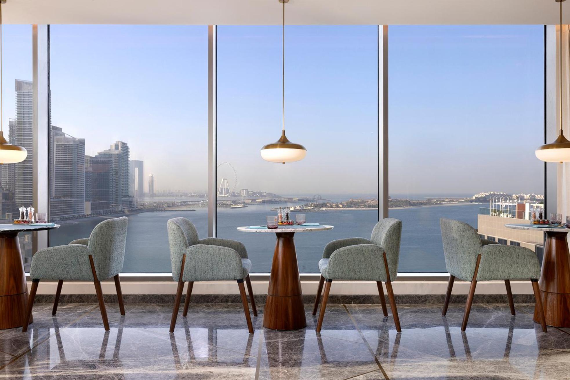 Tumbi West Palm Dubai,tapestry Collection Hilton Hotel 4*