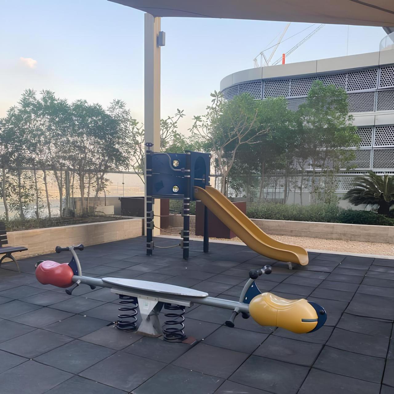 Apartment Luxe 2-br Sanctuary In Downtown With Pool And Gym *