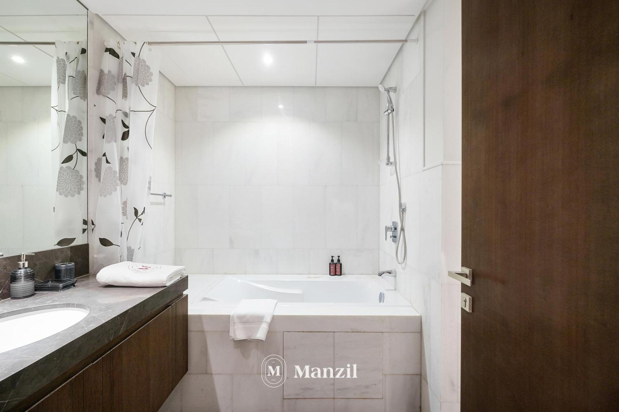 High Floor Luxury 2br Near Golf & Marina In Jlt Apartment *