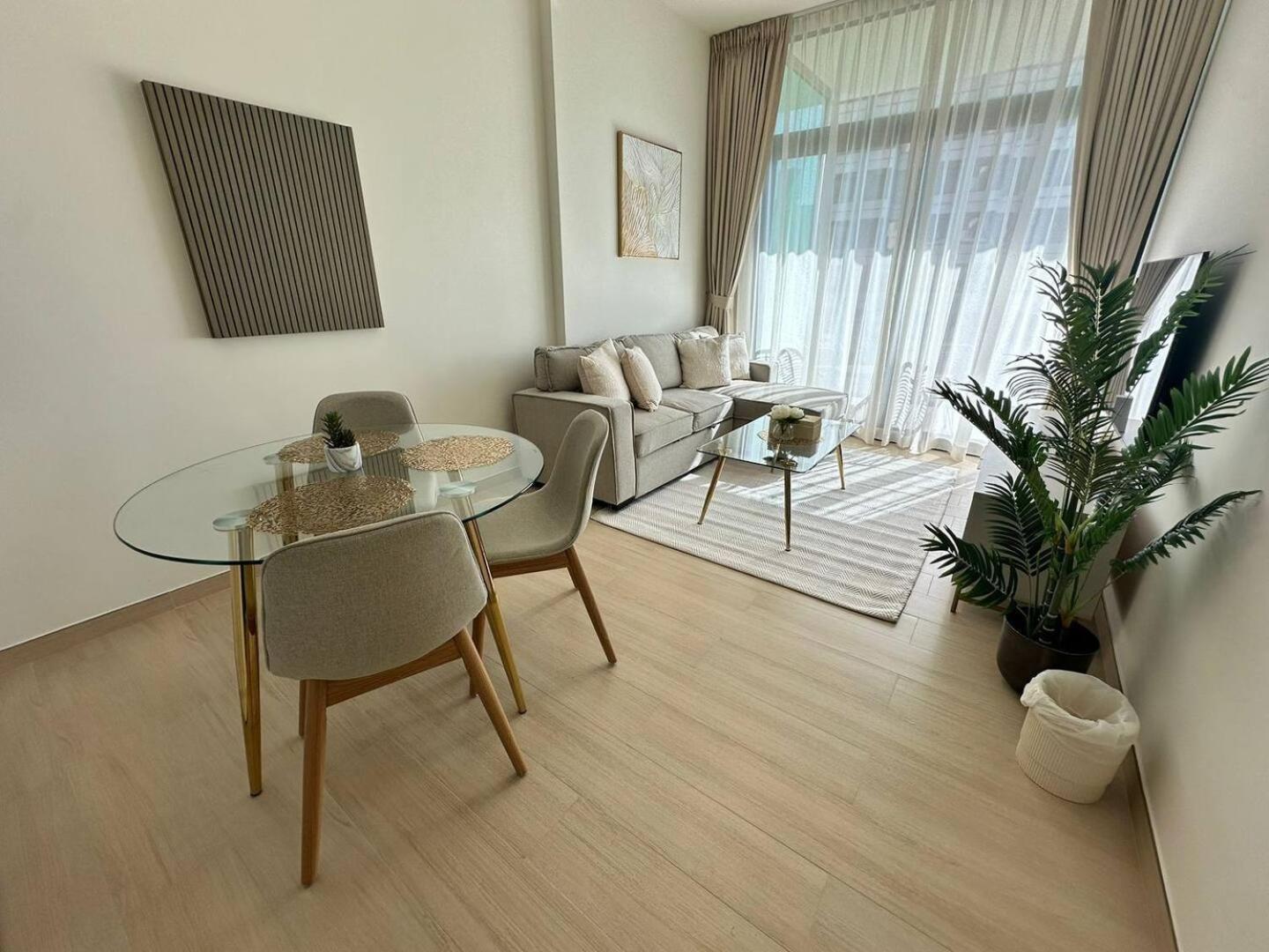 Apartment Comfortable 1br In Jvc Balcony Free Parking Dubai