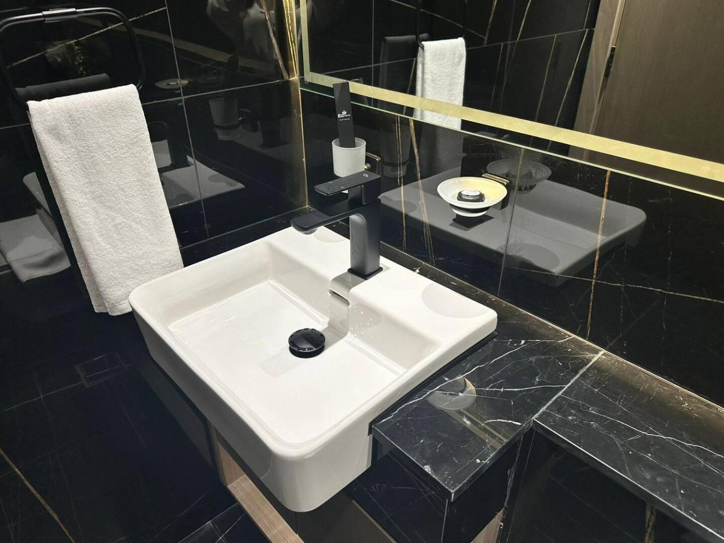 Apartment Comfortable 1br In Jvc Balcony Free Parking Dubai