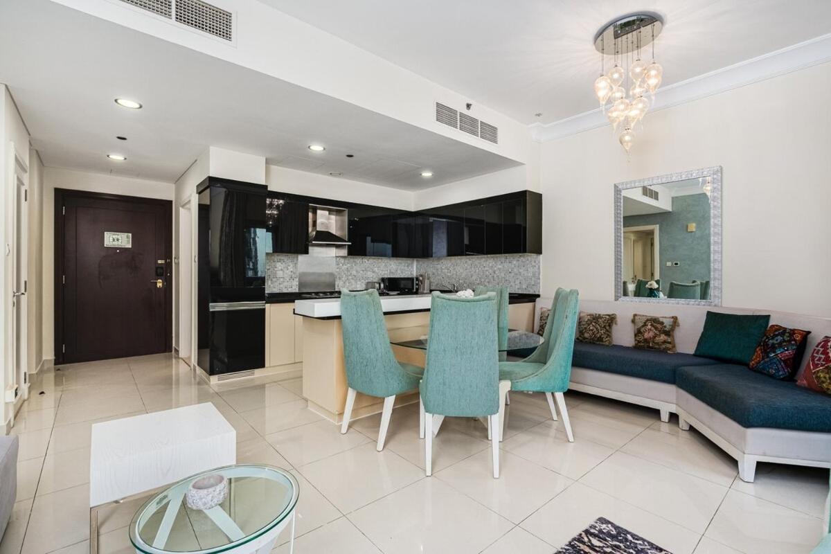 Luxe 2-br Sanctuary In Downtown With Pool And Gym Apartment *