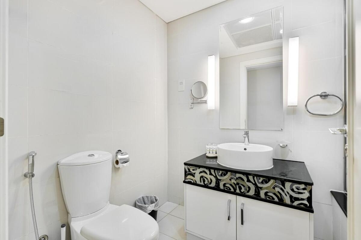 Luxe 2-br Sanctuary In Downtown With Pool And Gym Apartment Dubai