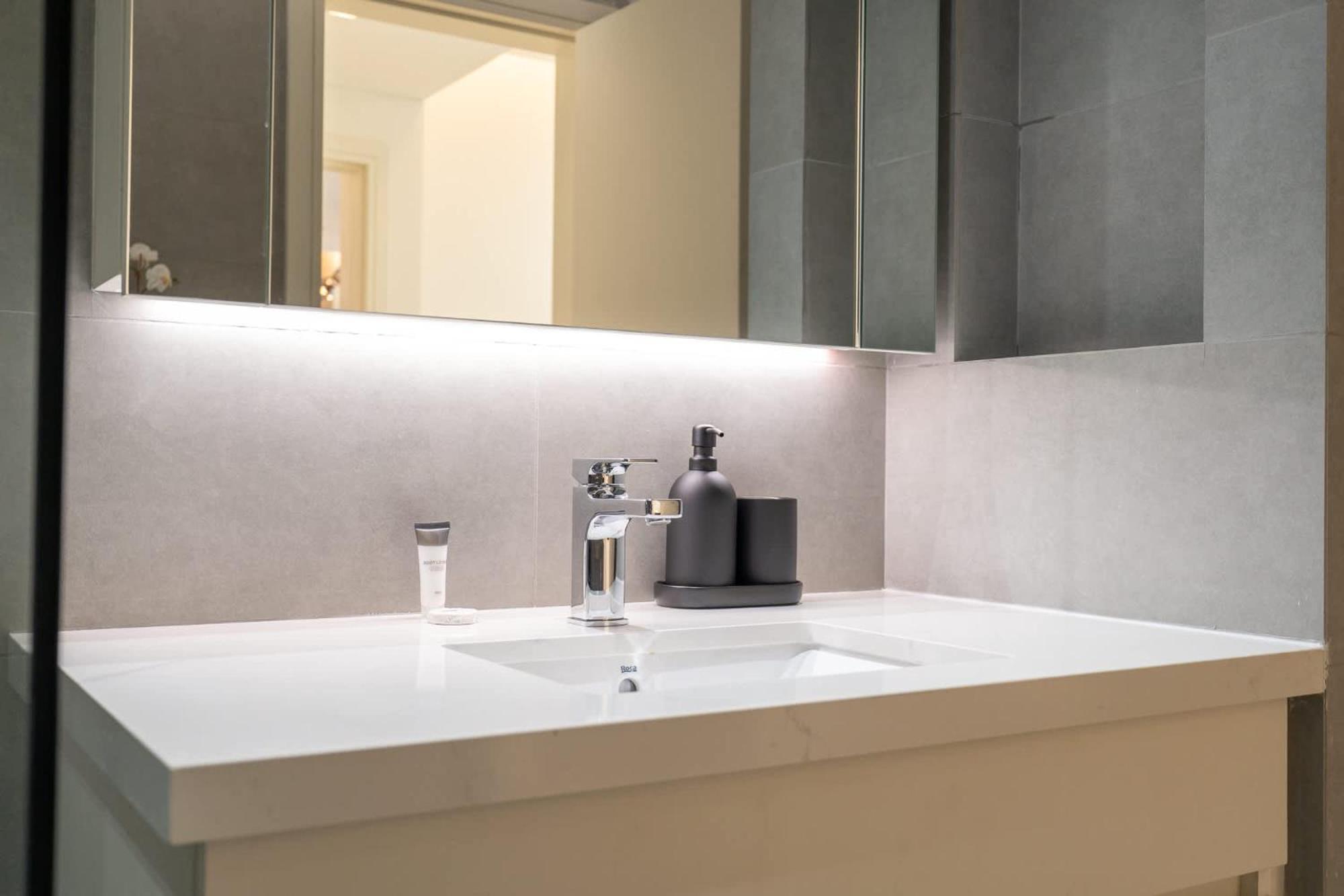 Apartment Elegant 1-bedroom For 2 Near To Burj Khalifa