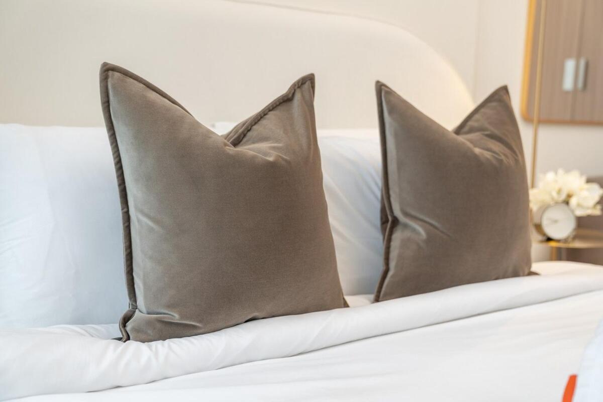 Serene At Azizi Riviera Near To Burj Khalifa *