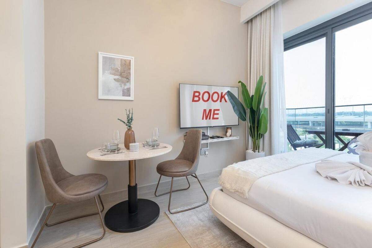 Apartment Serene At Azizi Riviera Near To Burj Khalifa