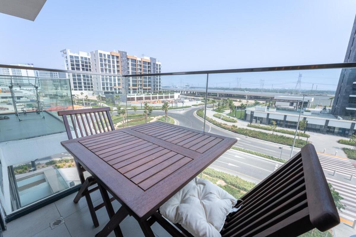 Serene At Azizi Riviera Near To Burj Khalifa Apartment *