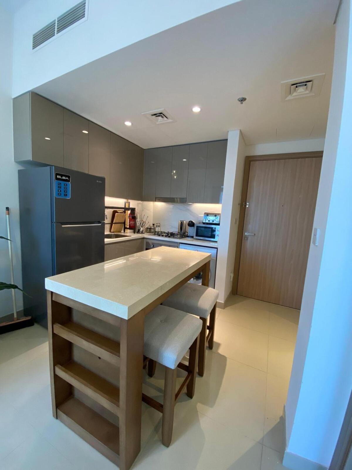 Cozy 1 Bedroom Near Downtown Apartment