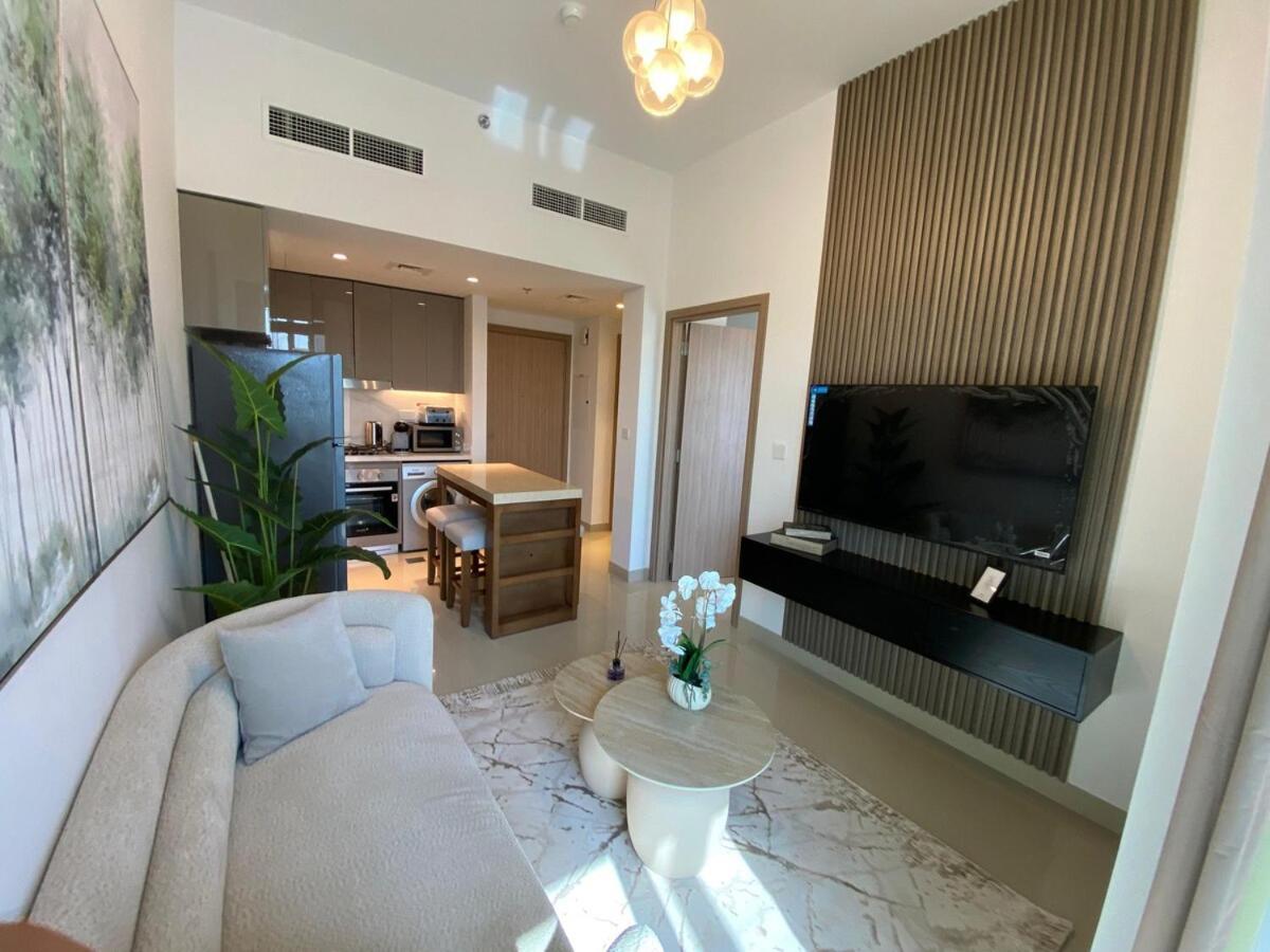 Cozy 1 Bedroom Near Downtown Apartment *