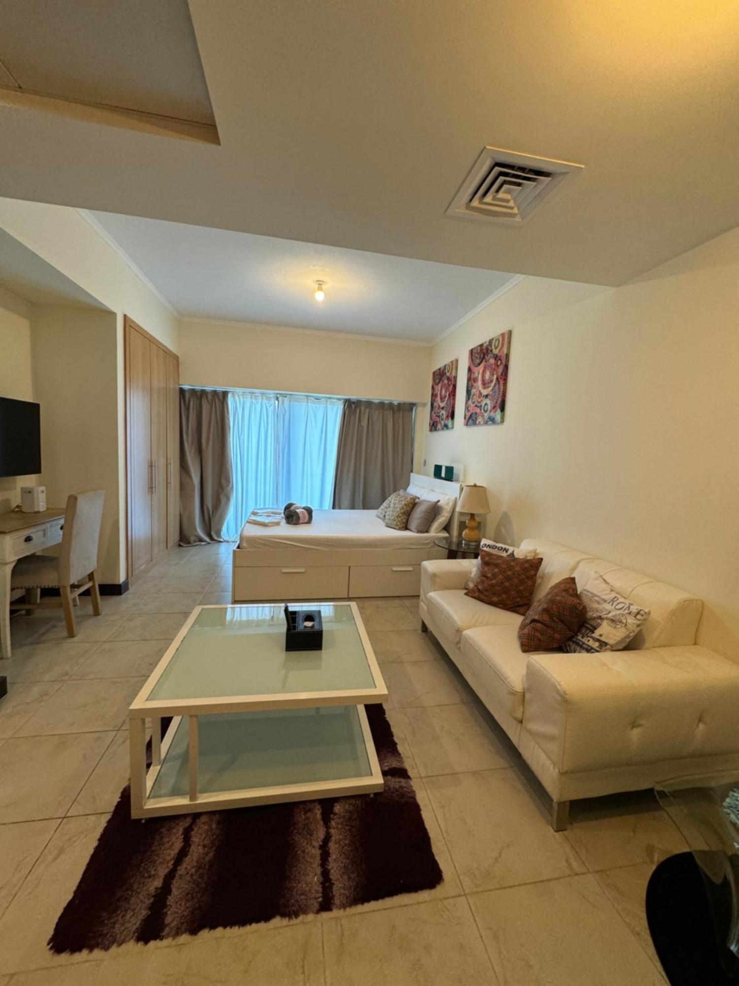 Apartment Click - Jlt - & Balcony Lakes View Entire -ra *