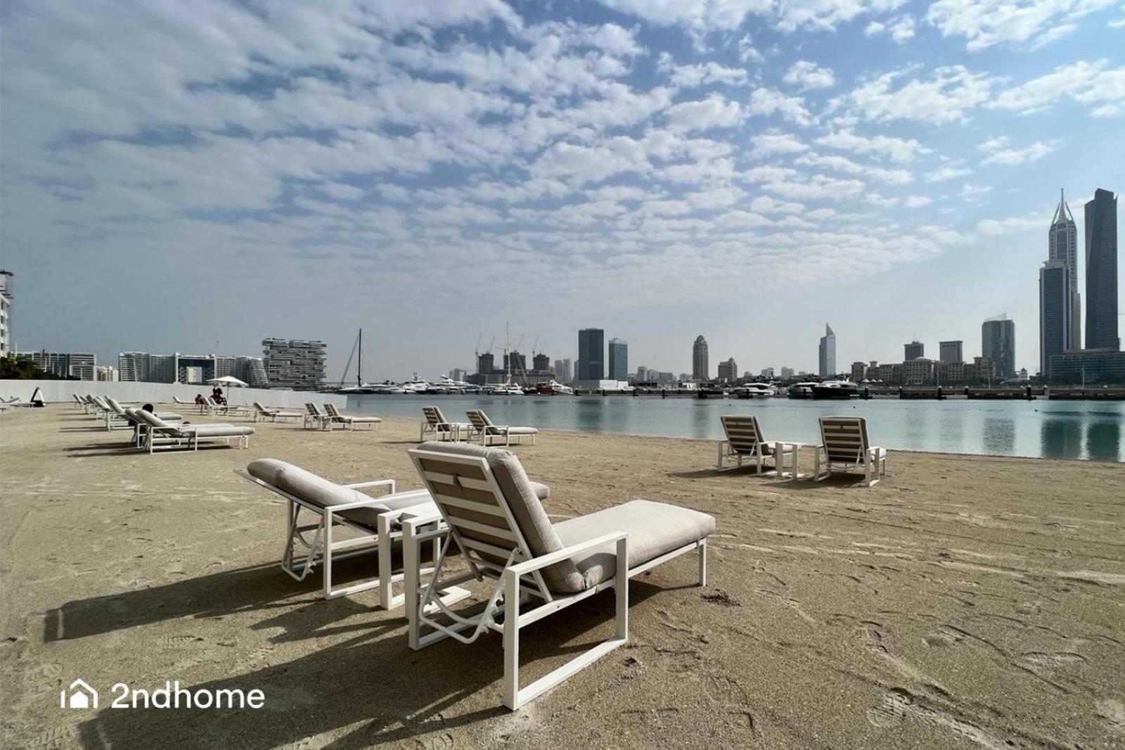 Sophisticated 1 Bedroom With Breathtaking Sea View Apartment *