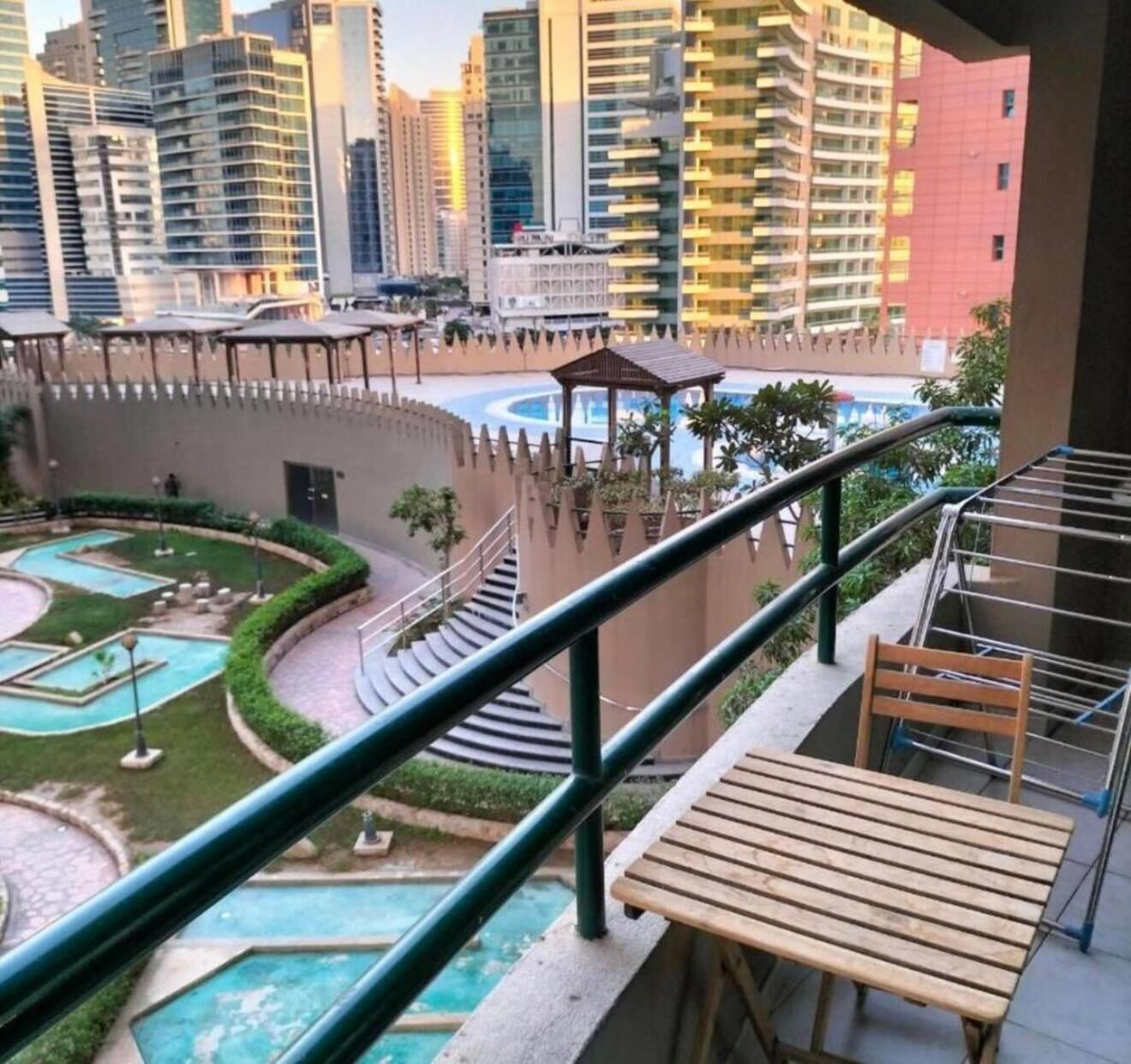 Destination Partition In Tecom Near Metro Hospedagem domiciliar Dubai
