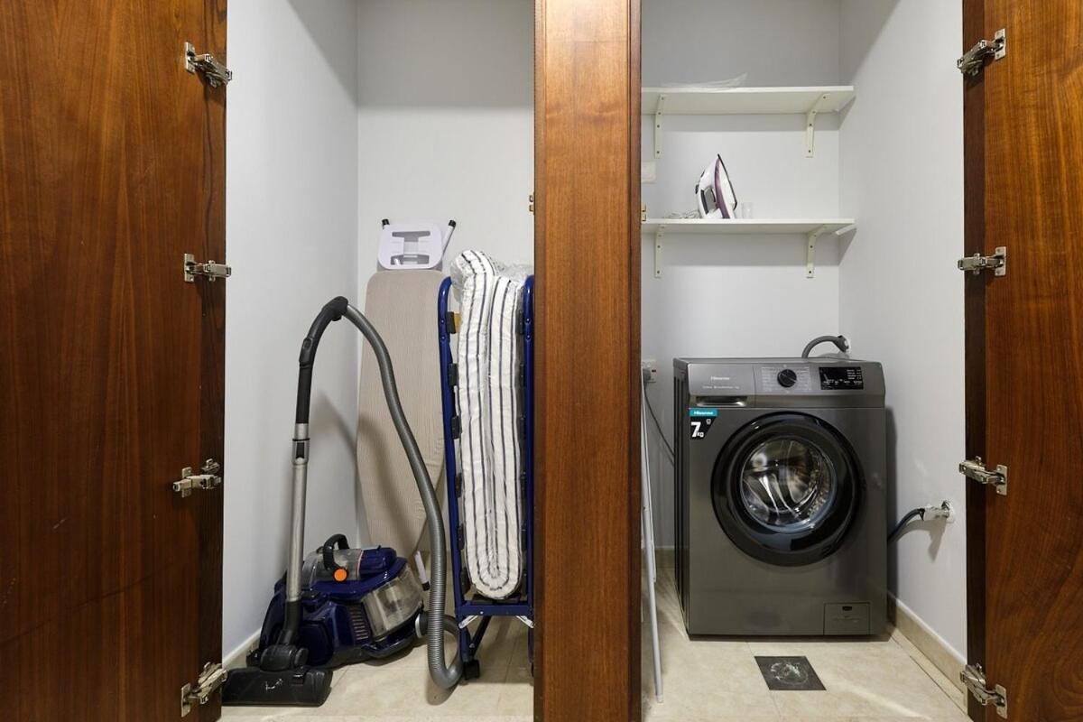 Cozy 1bd Near Jbr Apartment