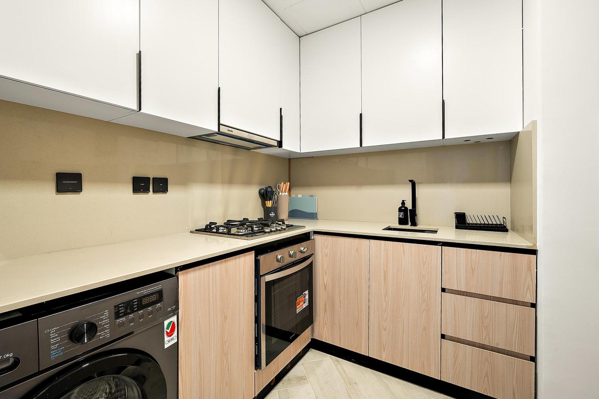 Elegant 1 Bedroom In Empire Apartment Dubai