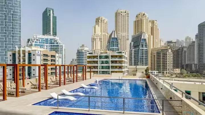 Spacious High Floor Marina * Dubai