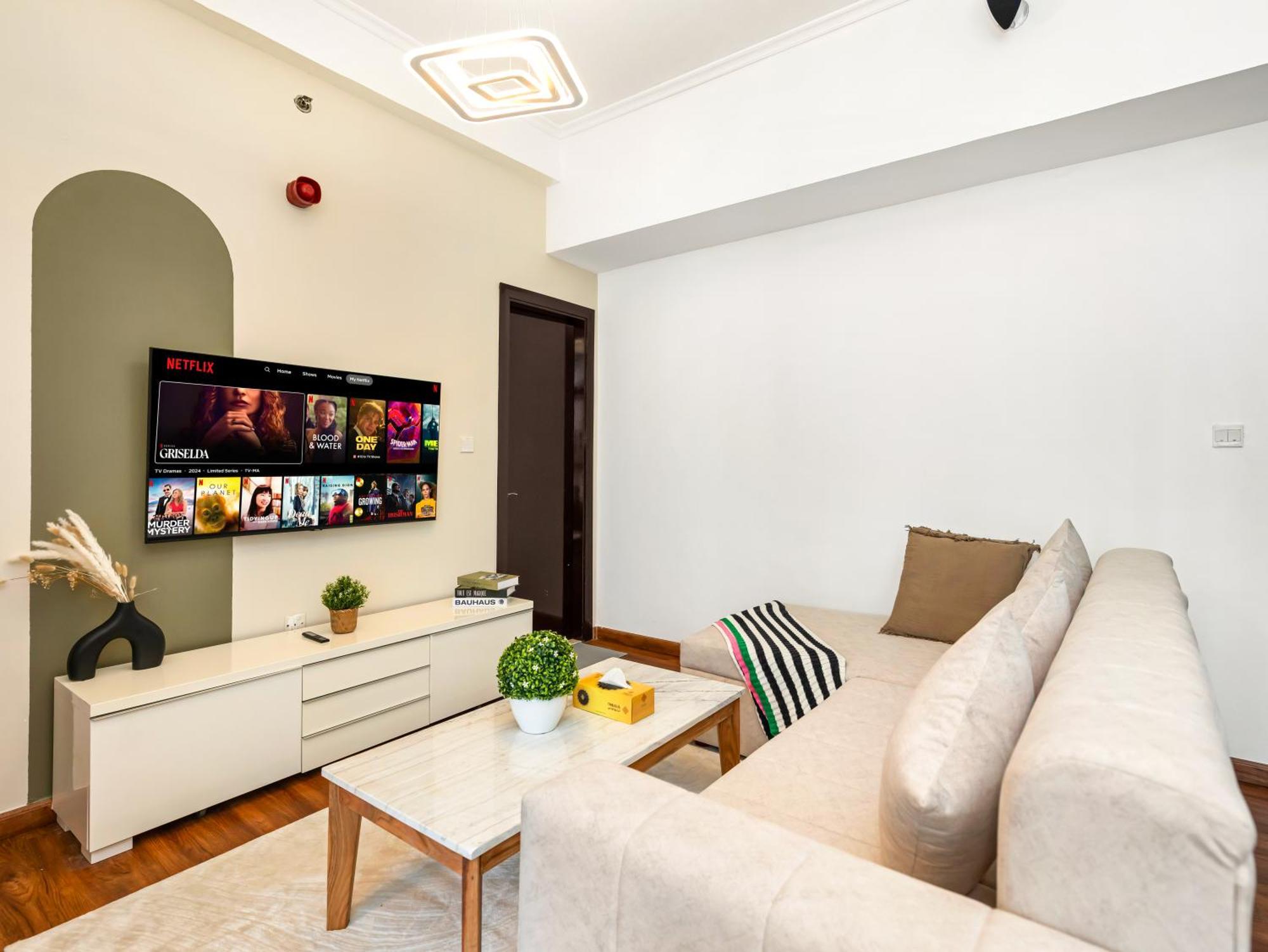 Spacious High Floor Marina