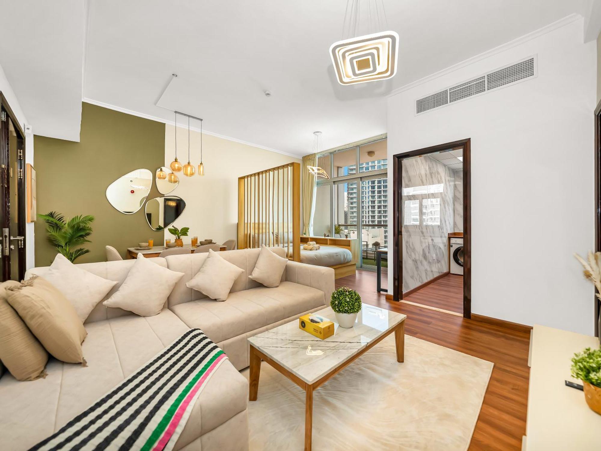 Spacious High Floor Marina Apartment