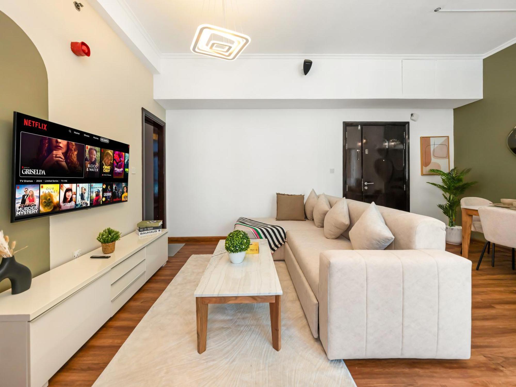 Spacious High Floor Marina