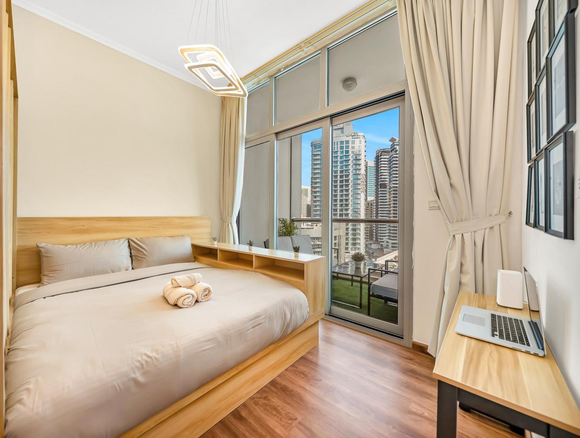 Spacious High Floor Marina