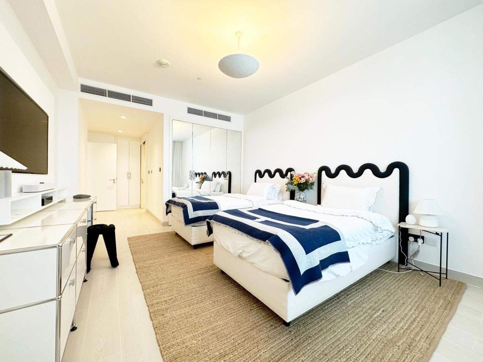 Apartment Luxury Two Bedroom On The Palm