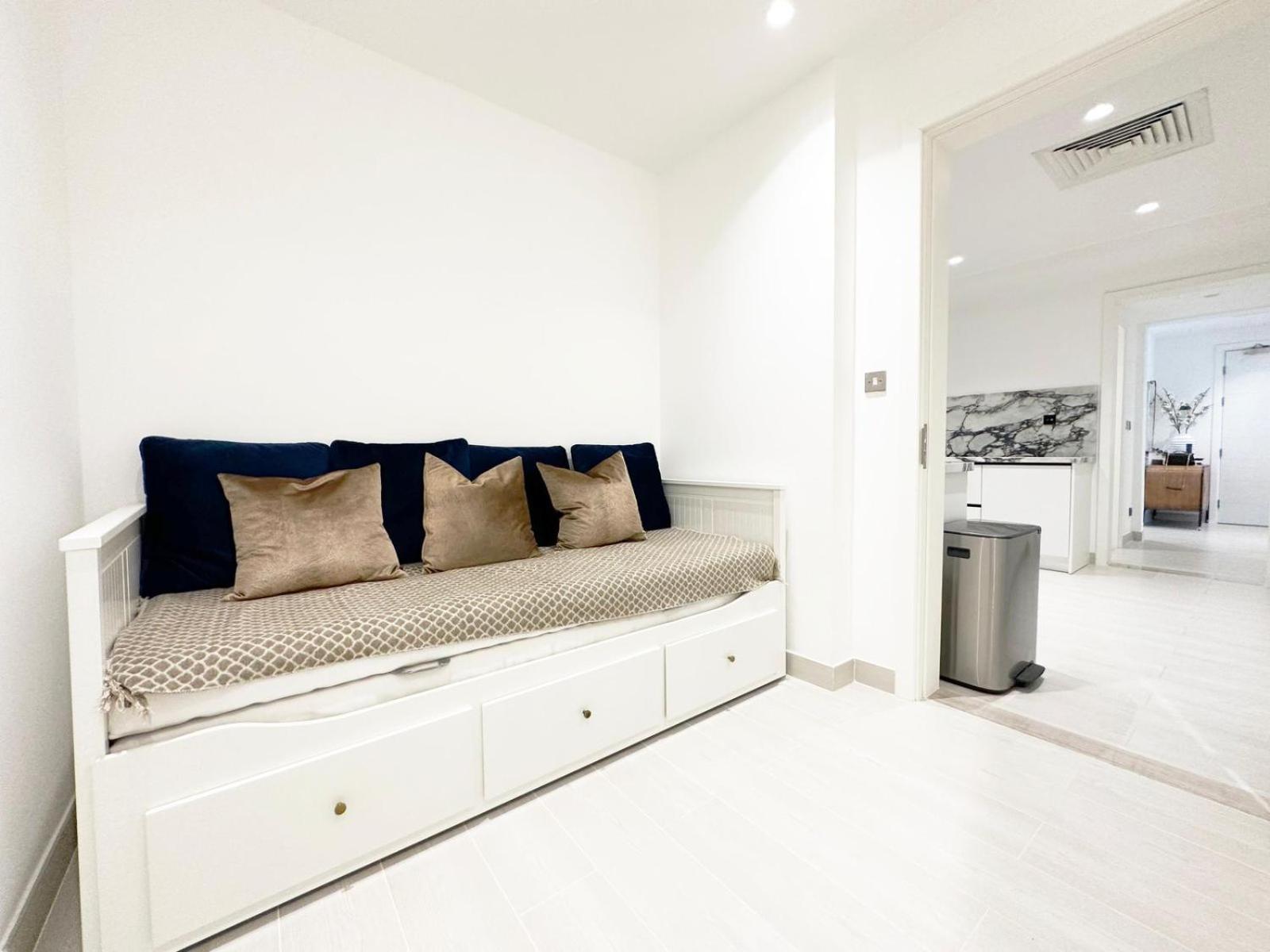 Luxury Two Bedroom On The Palm Dubai