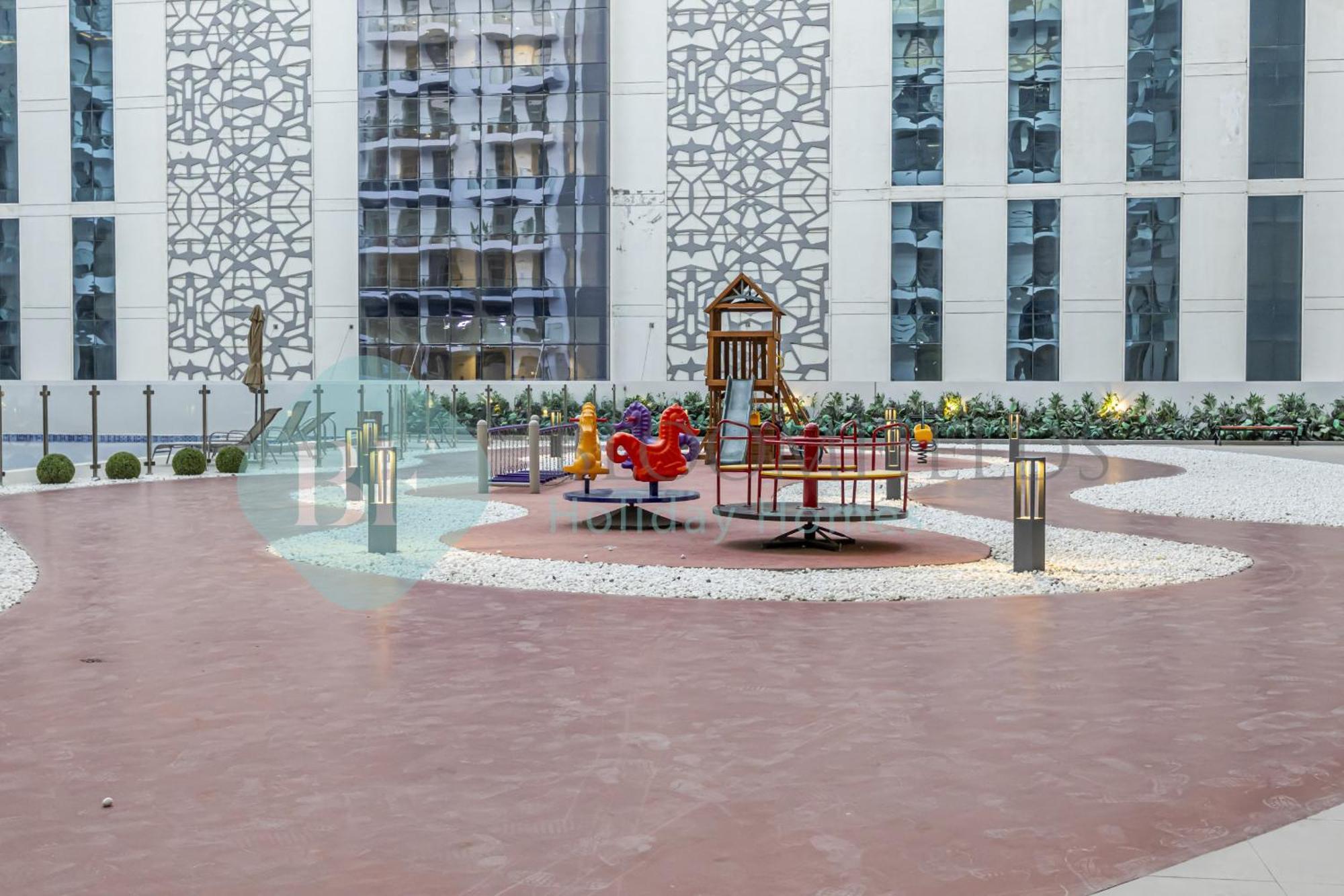 Bloomfields Modern 1br In Laya Heights Pool Acces