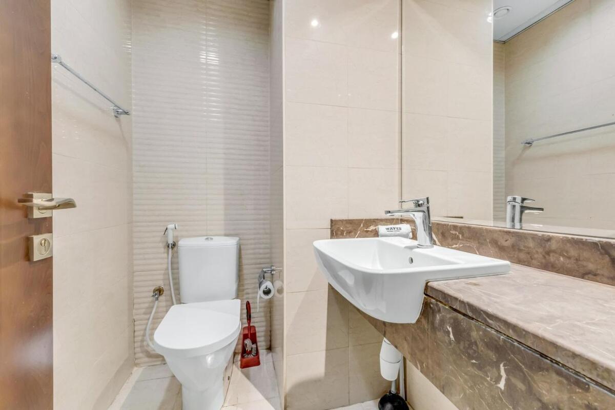 Apartment Waves - Spacious 1br With Balcony & Cozy Interiors In Jvc *
