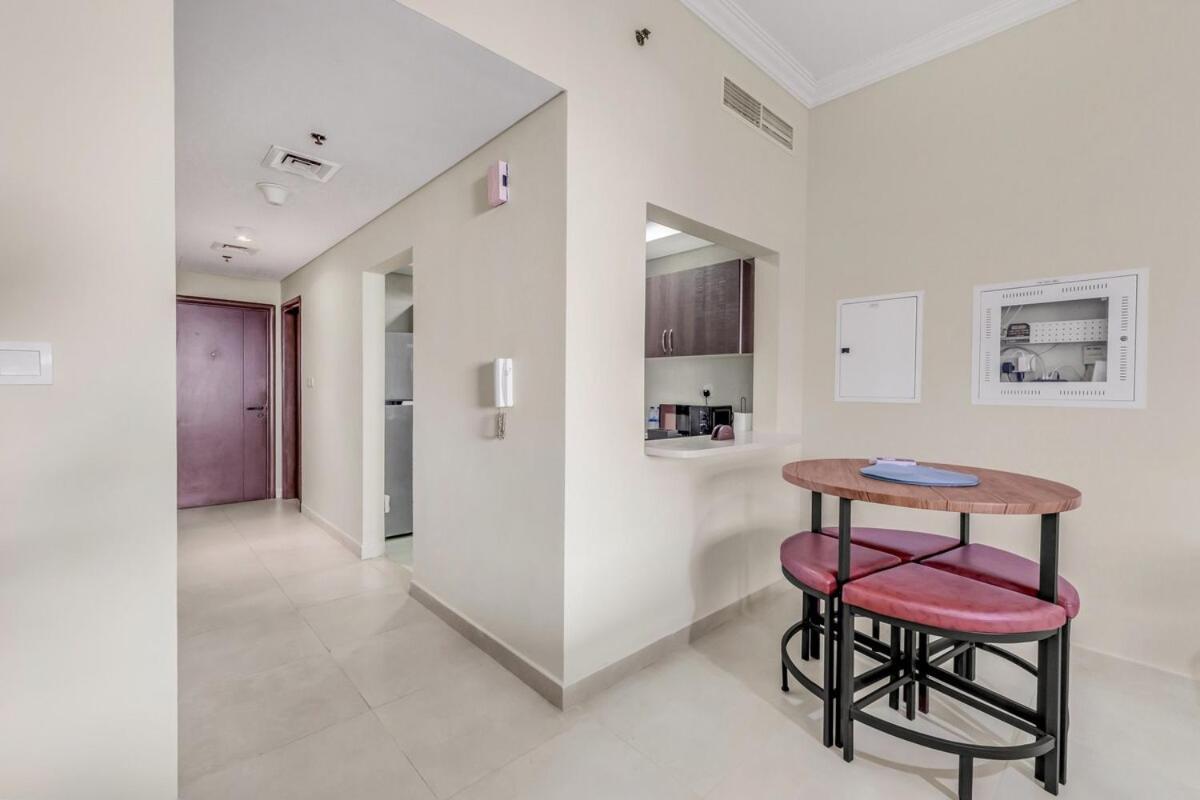 Waves - Spacious 1br With Balcony & Cozy Interiors In Jvc *