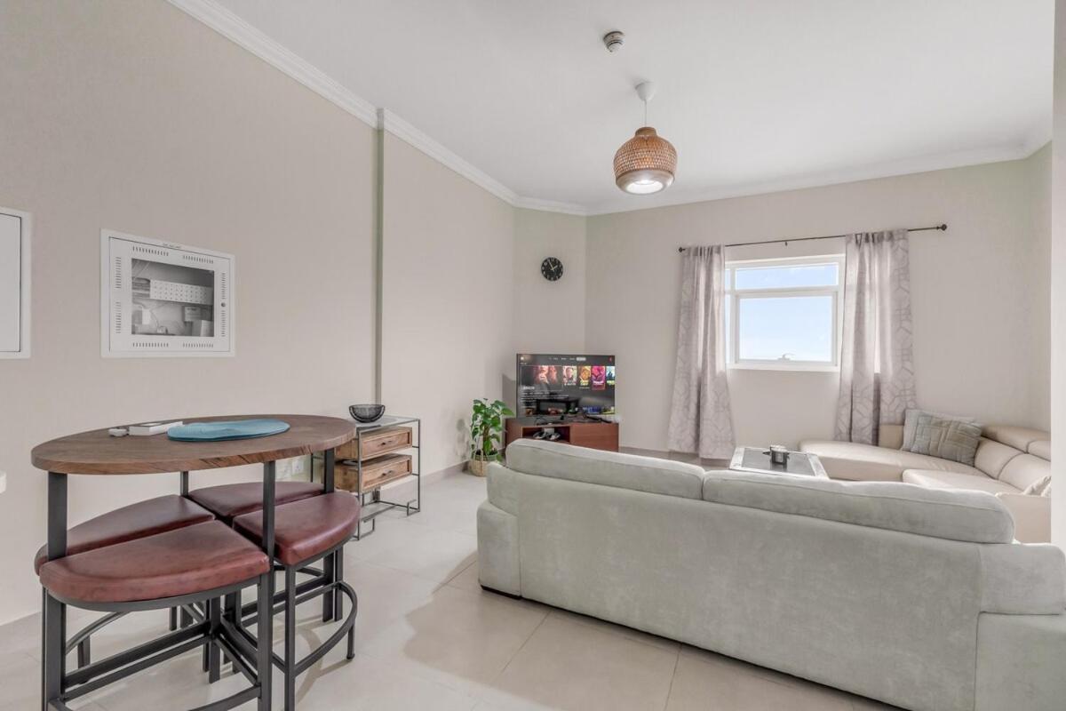 Waves - Spacious 1br With Balcony & Cozy Interiors In Jvc