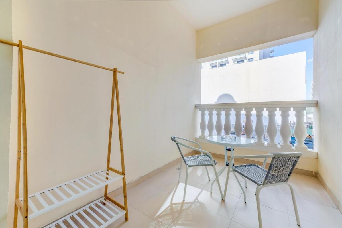 Apartment Waves - Spacious 1br With Balcony & Cozy Interiors In Jvc