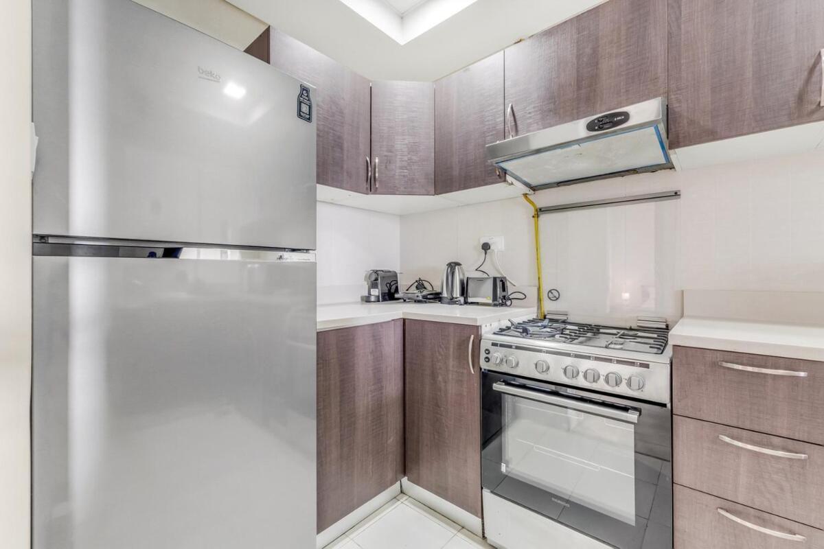 Apartment Waves - Spacious 1br With Balcony & Cozy Interiors In Jvc Dubai