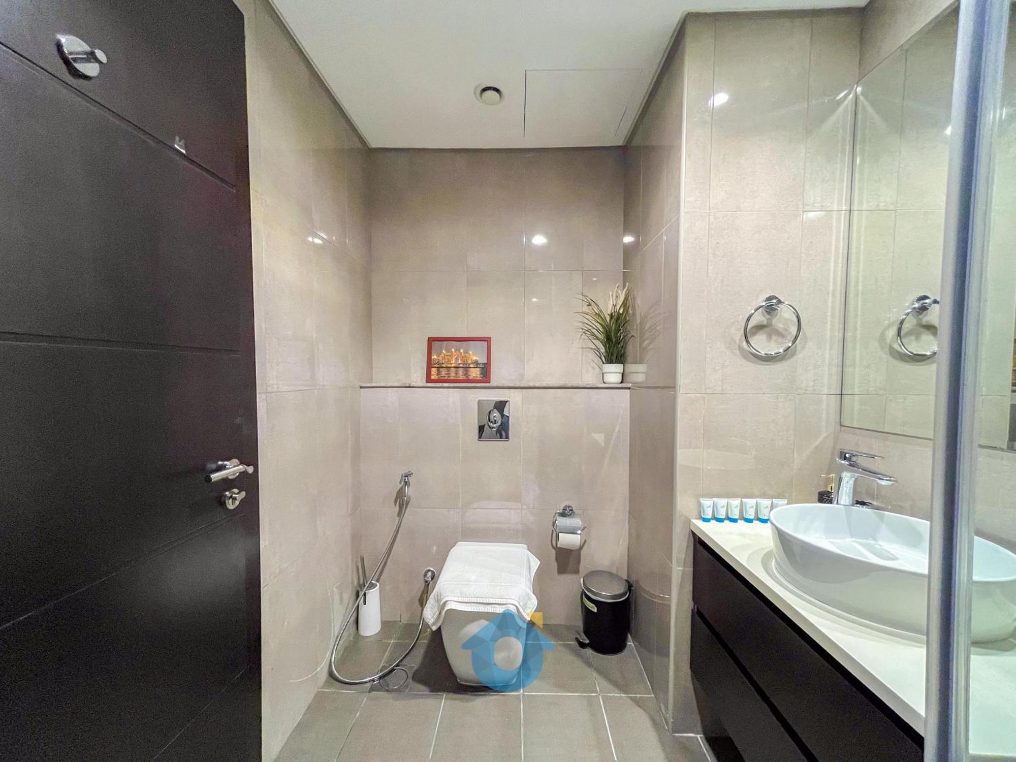 Like - 2618 Elegant 1-bedroom In Merano Tower, Business Bay, Dubai