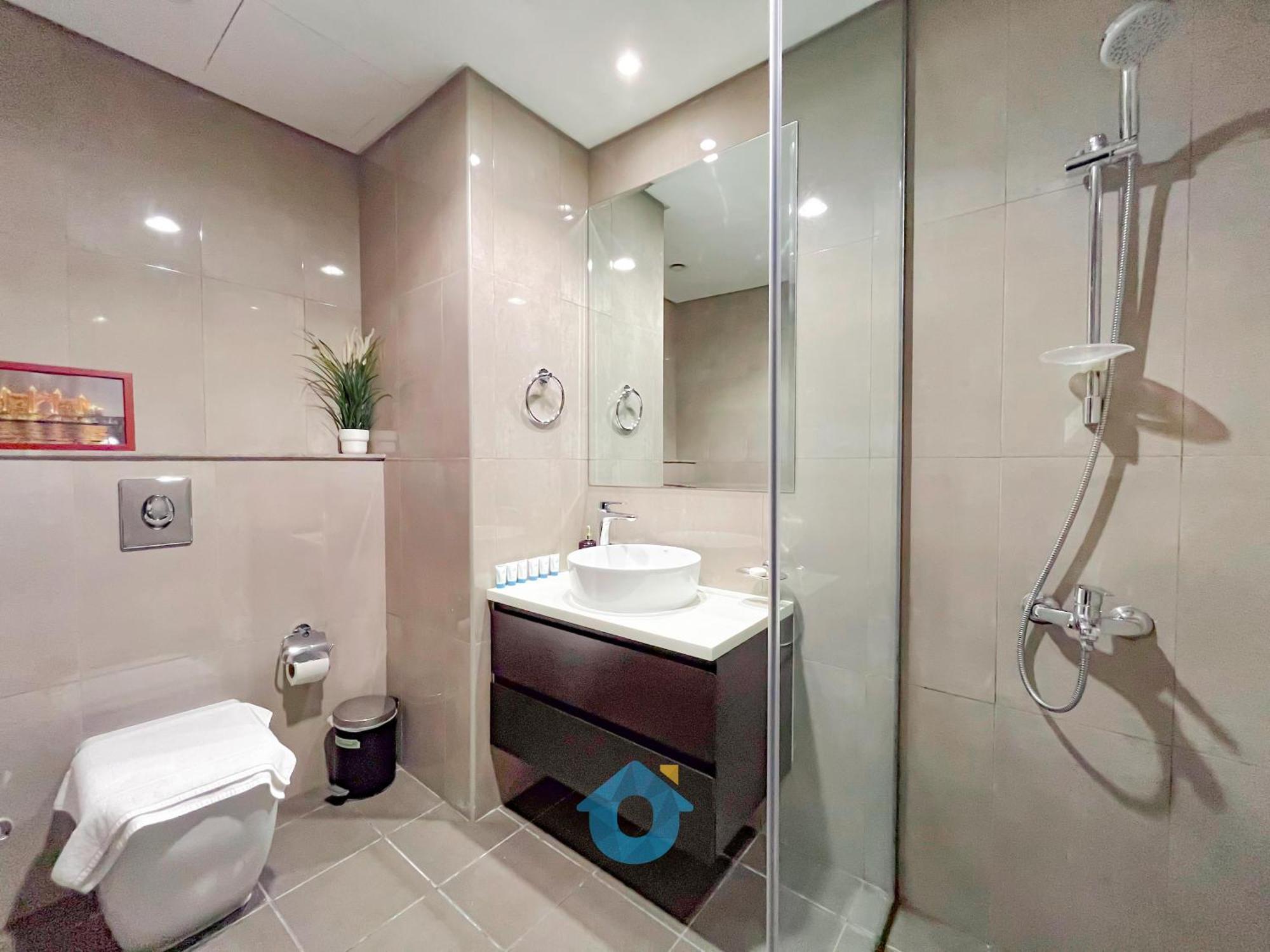 Like - 2618 Elegant 1-bedroom In Merano Tower, Business Bay, * Dubai