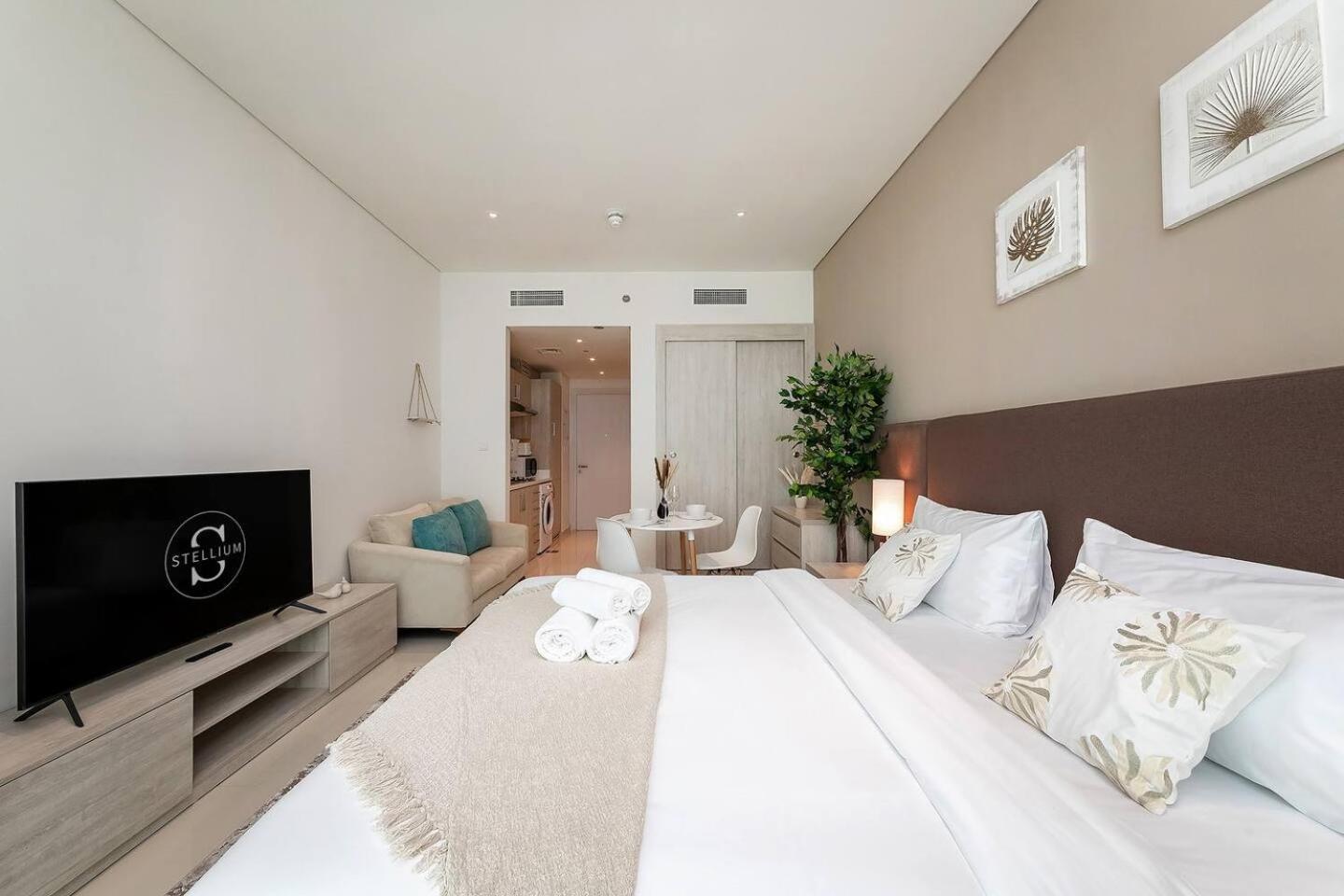 Seven Palms Apartment