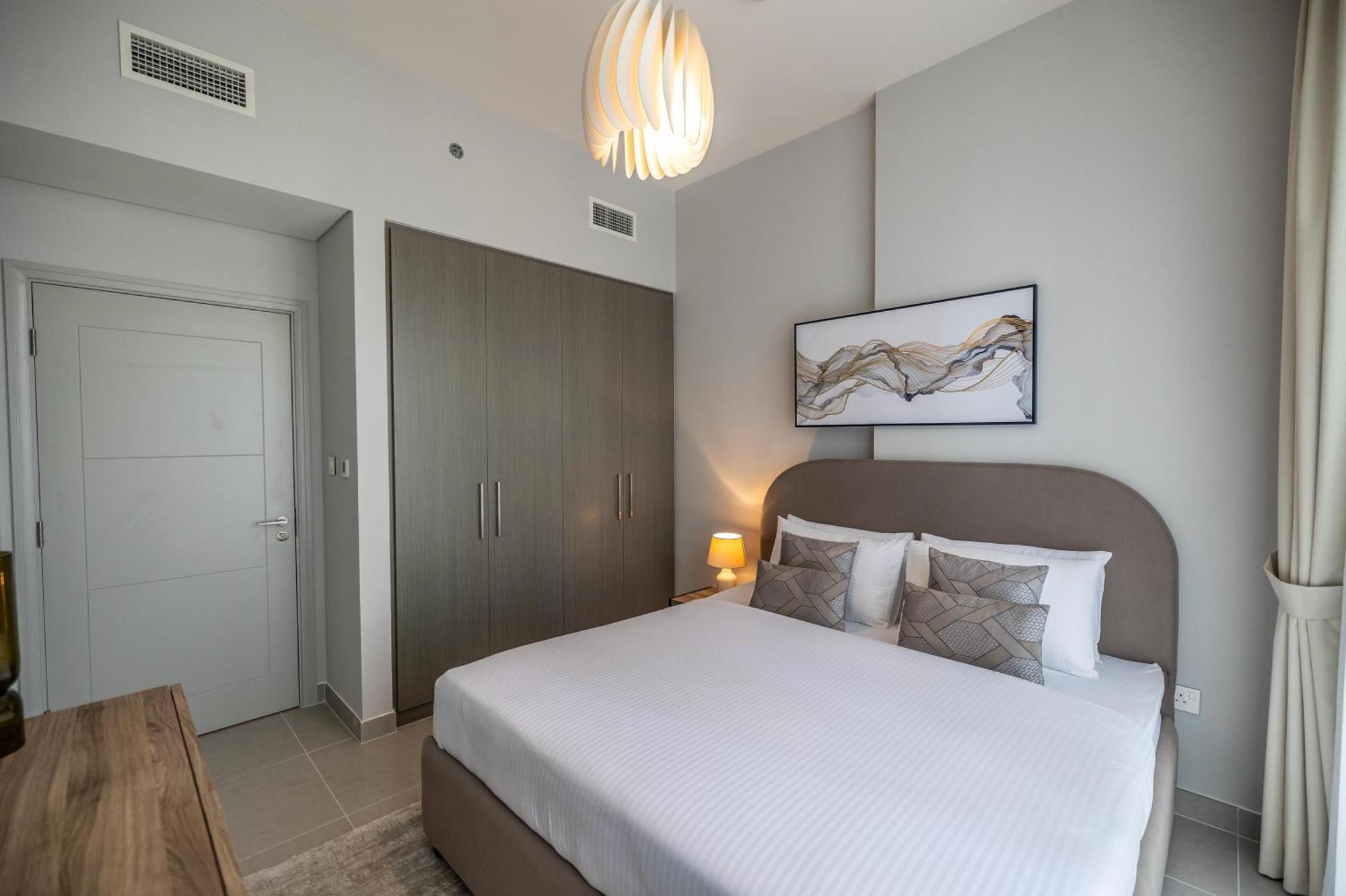 Luxury 3br Storage In Downtown Apartment Dubai